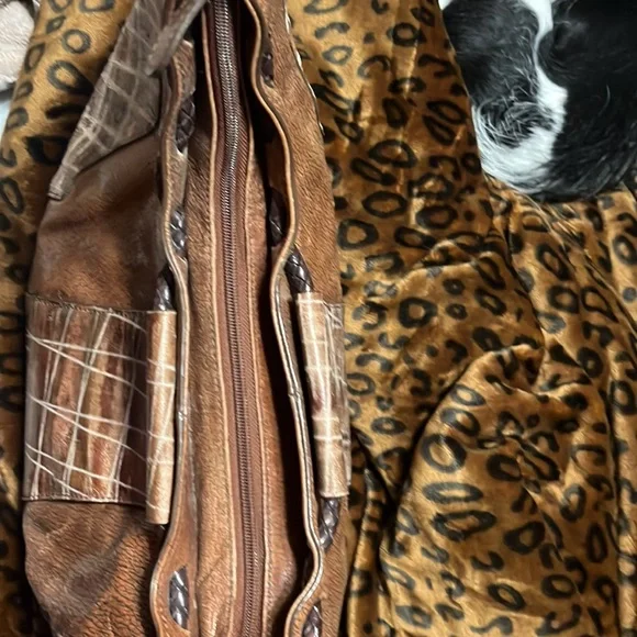 Sondra Roberts Vintage Leather Hobo Bag - Picture 3 of 15